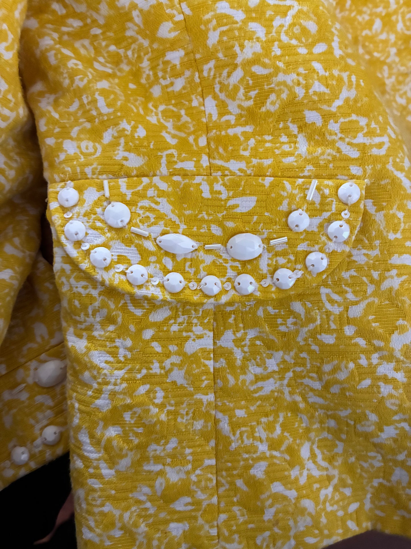 Textured 2pc suit w/beads