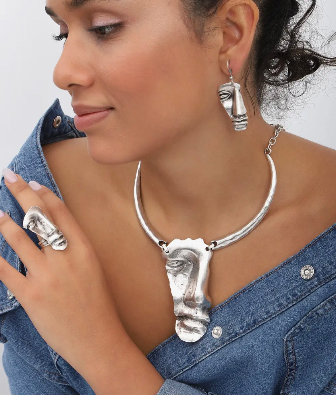 Silver Face, jewelry set