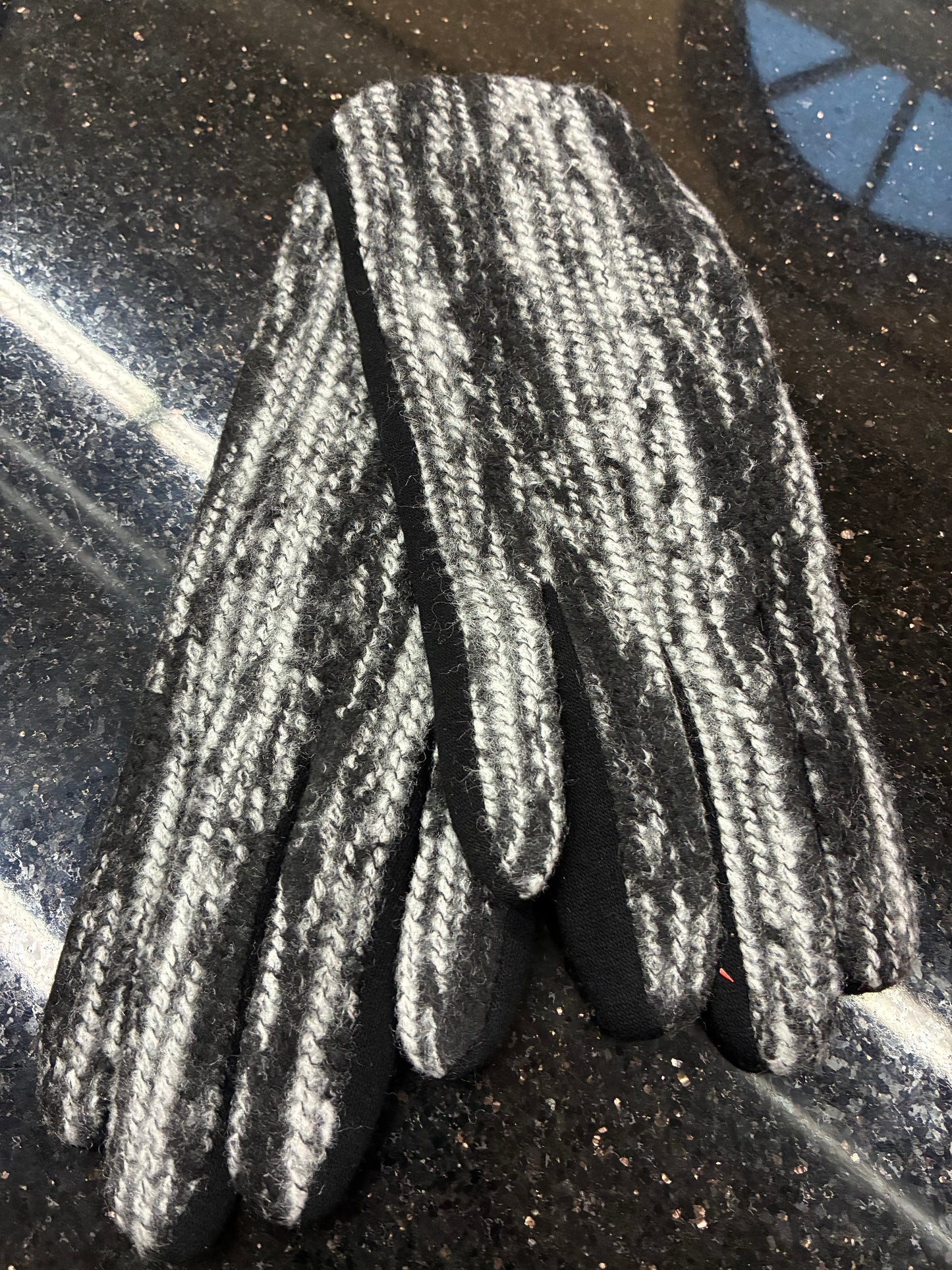 STRIPE Pattern Gloves - Touchscreen,  One Size, Smart Touch, Warm & Stylish